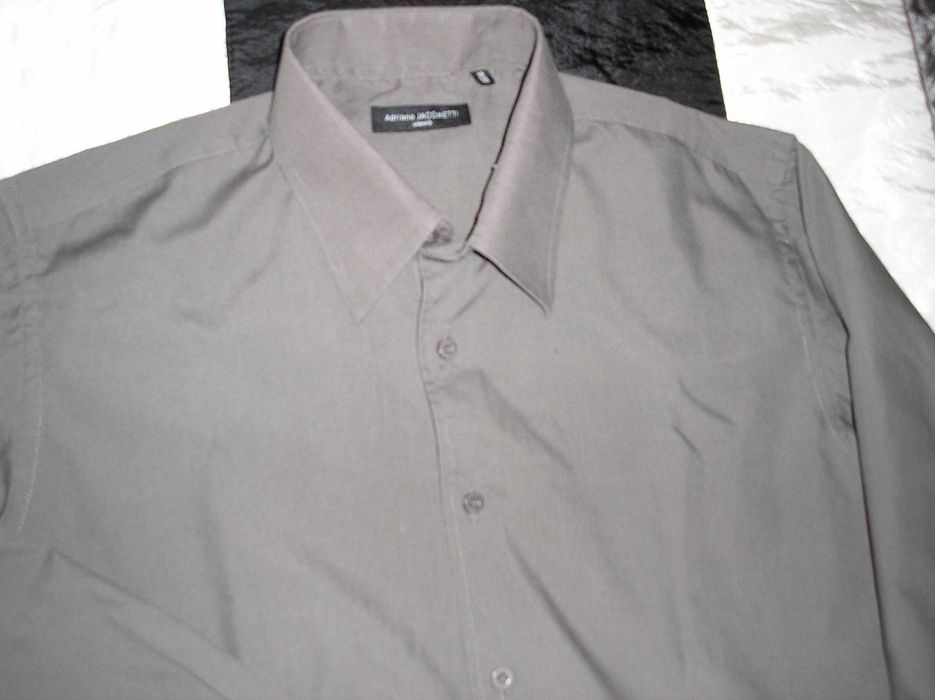 Camisa Clássica moderna de Homem , nova.