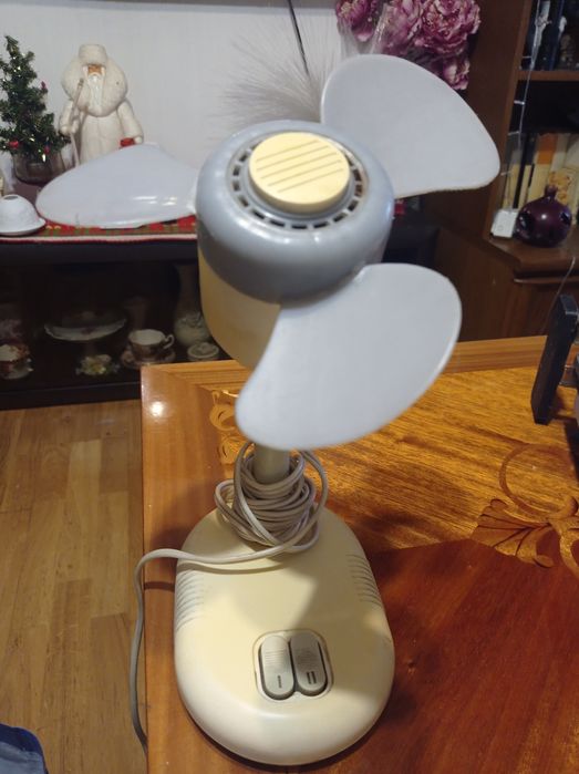 Вентилятор маленький, электрический