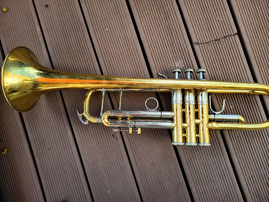 Trompete Bach Stradivarius modelo 37