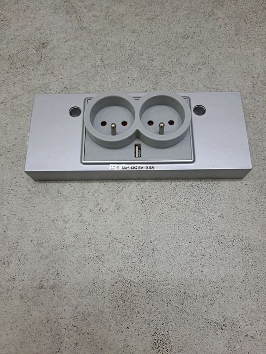 Gniazdo podwójne z uzb IKEA