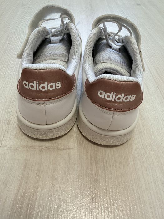 Віддам кросівки