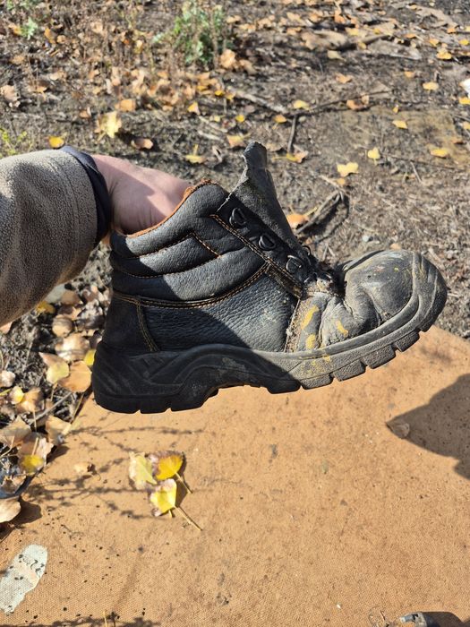 Взуття захисні 42 розмір