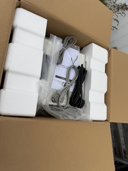 Инвертор (преобразователь 12V в 220V)