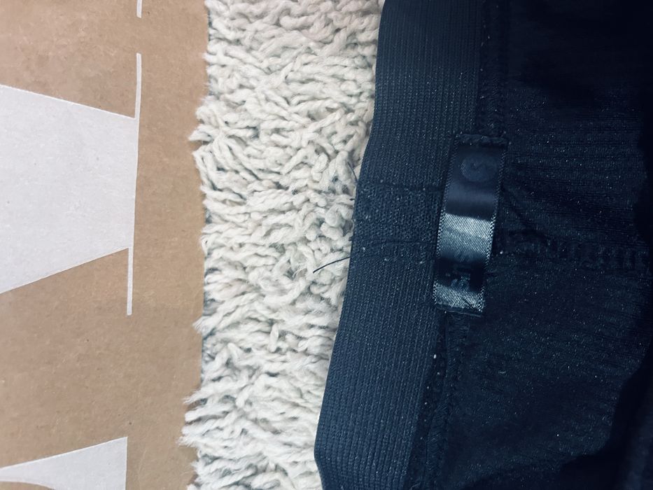 Szorty krotkie czarne wysoki stan rozm S z zamkami kolarki