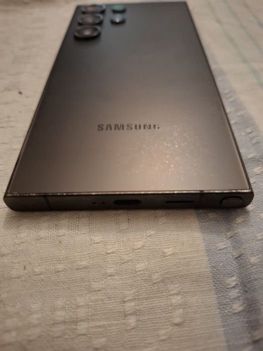 Продам Samsung Galaxy S24 Ultra 12/256