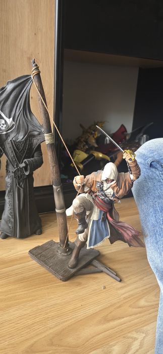 Sprzedam figurkę assassin's creed black flag