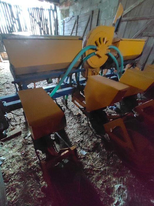 Siewnik do kukurydzy