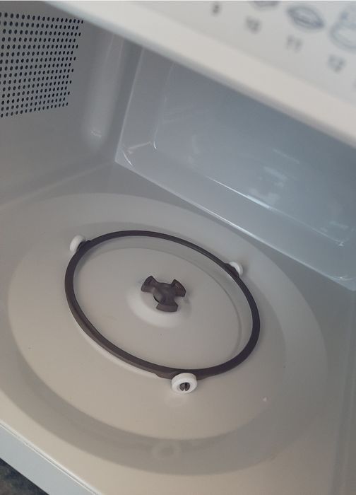 Продаётся микроволновая печь