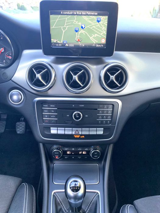 Mercedes GLA 180 d Urban 72 mil Kms Nacional Facelift