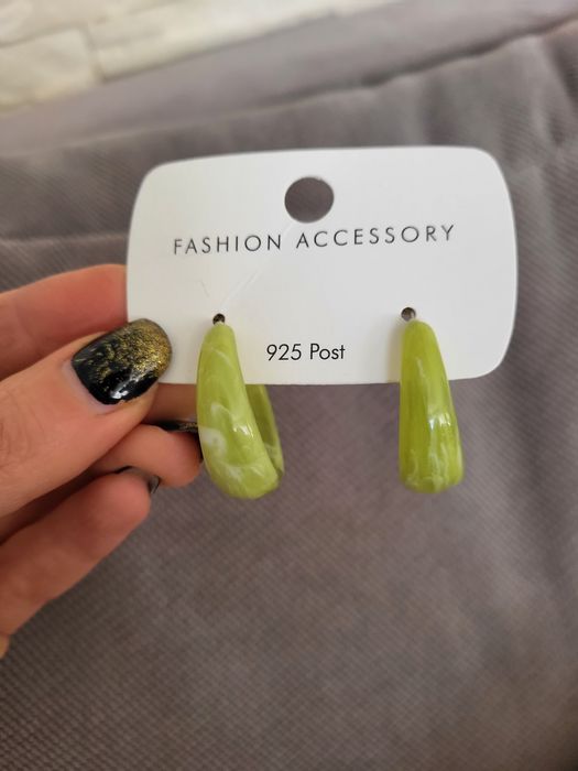 Nowe kolczyki pólkola