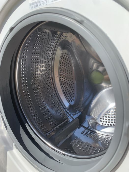 LG WD-80154N - Вузька пральна машина