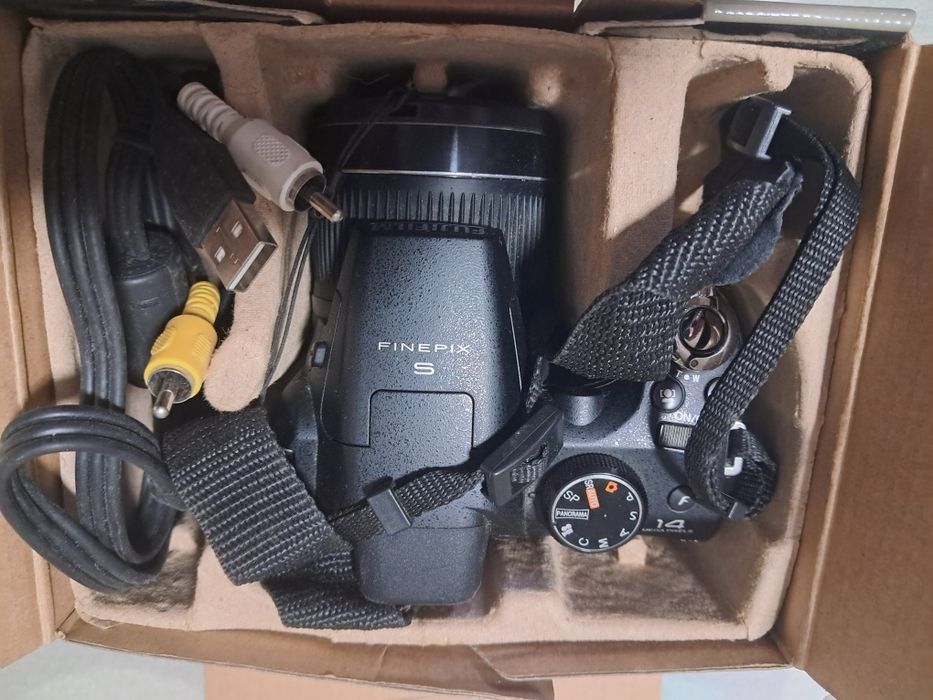 fujifilm s3200 - купити фототехніку, відеотехніку - Ціна на OLX.ua