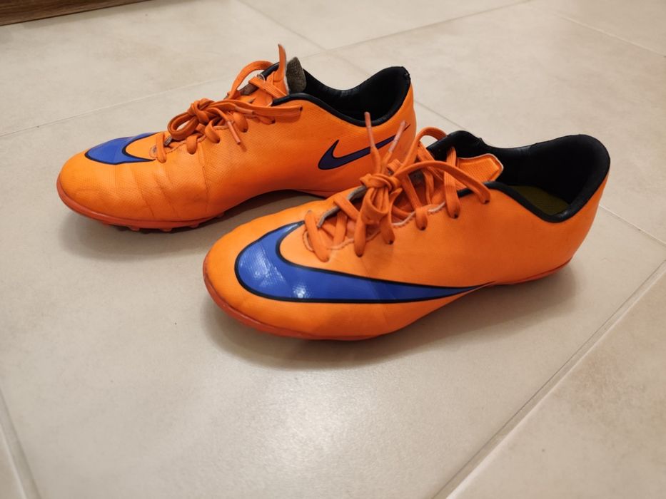 Buty piłkarskie Nike rozm. 36,5