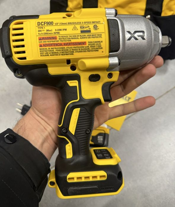 Продам гайковерт DeWalt 900