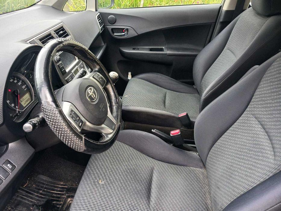 Toyota Verso-S - IMPECÁVEL
