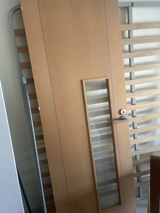 Porta de madeira com video