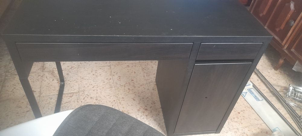 Secretária com Cadeira