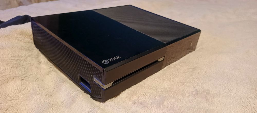 Xbox One 500GB + Pad + Kinect + kable | po serwisie | sprawny
