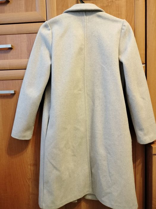 Kremowy sweter Zara 36