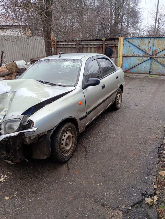 Авто під відновлення