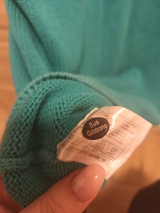 Damski turkusowy dzianinowy sweterek