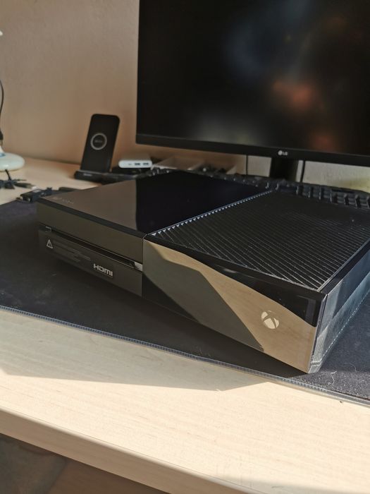 Konsola Xbox One + gierki