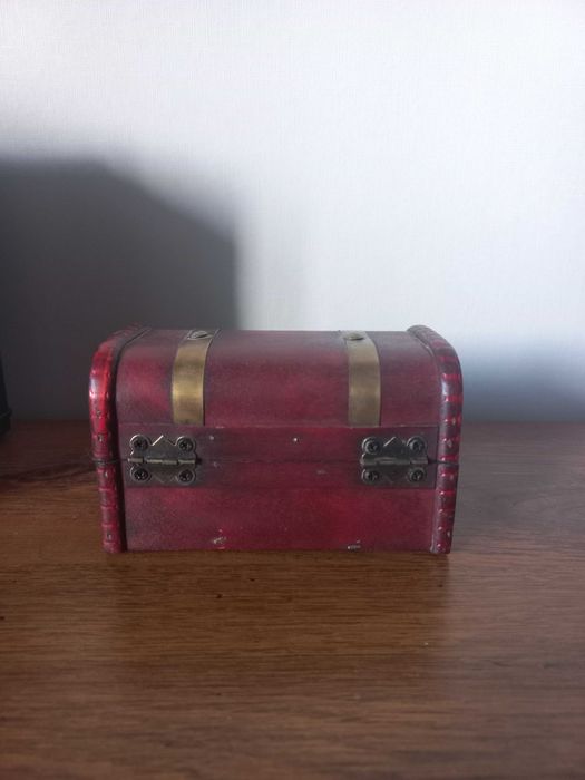 Шкатулка коричневая