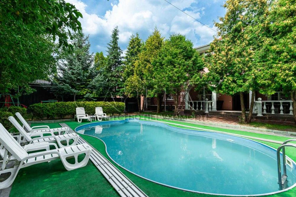 Аренда дома с бассейном, Киев, Борщаговка