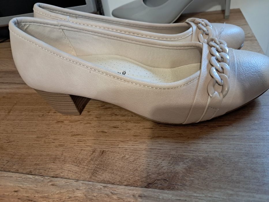 Buty nowe na obcasie