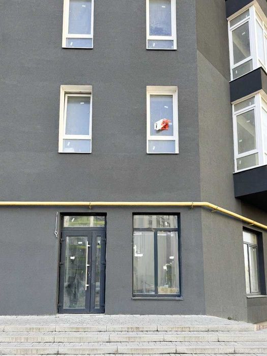 Продається комерційне приіщення в ЖК Міленіум в самому центрі ЖК.