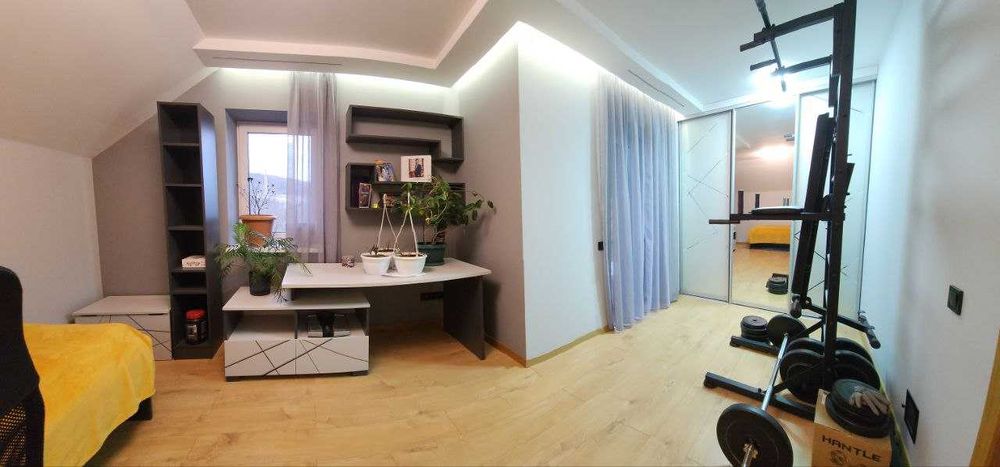 Особняк в передмісті Івано-Франківська