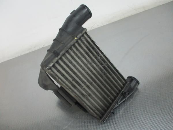Radiador do intercooler VOLKSWAGEN Passat (3B2)