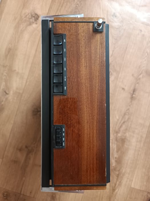 Продам советский радиоприёмник Ленинград-002.