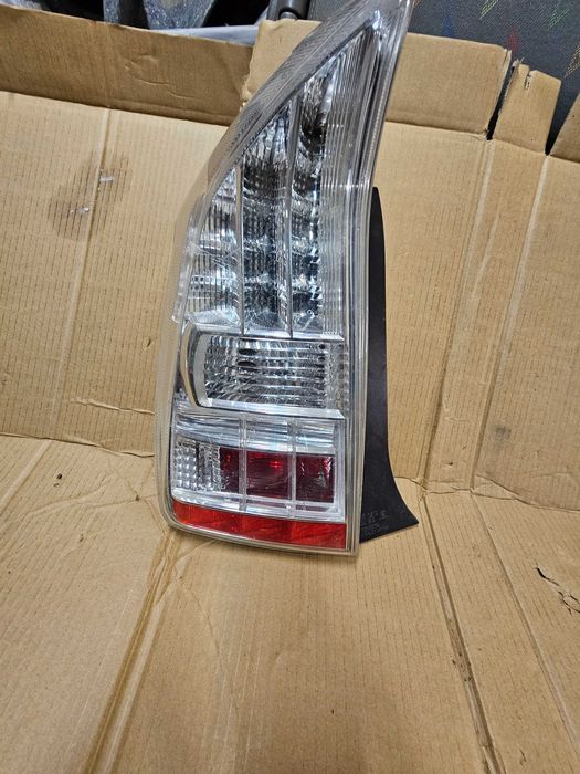 Toyota Prius 09- lampa tylna Europa oryginał lewa