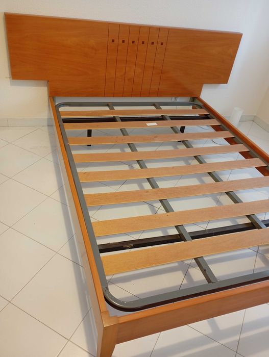 Vendo cama em segunda mão