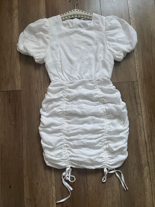 Biala sukienka rozm.M