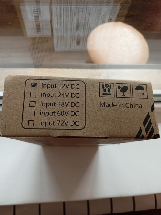 Інвертор(перетворювач)чиста синусоїда DC12V-AC220V(max 2500W)