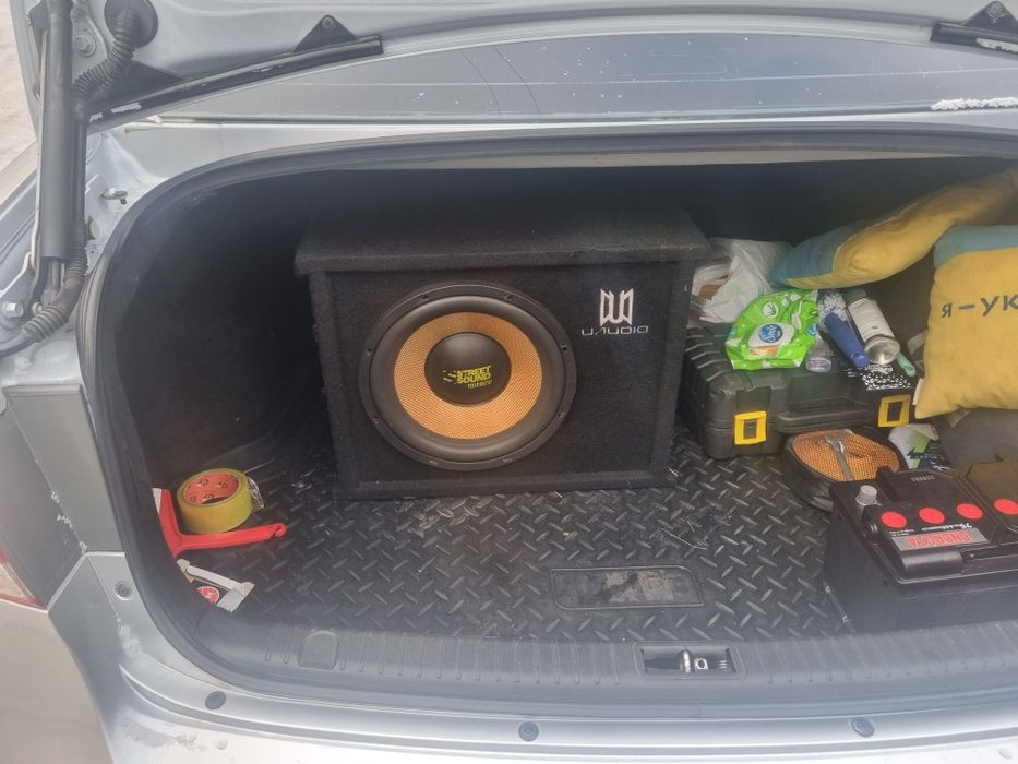 Продам сабуфер в хорошем состоянии