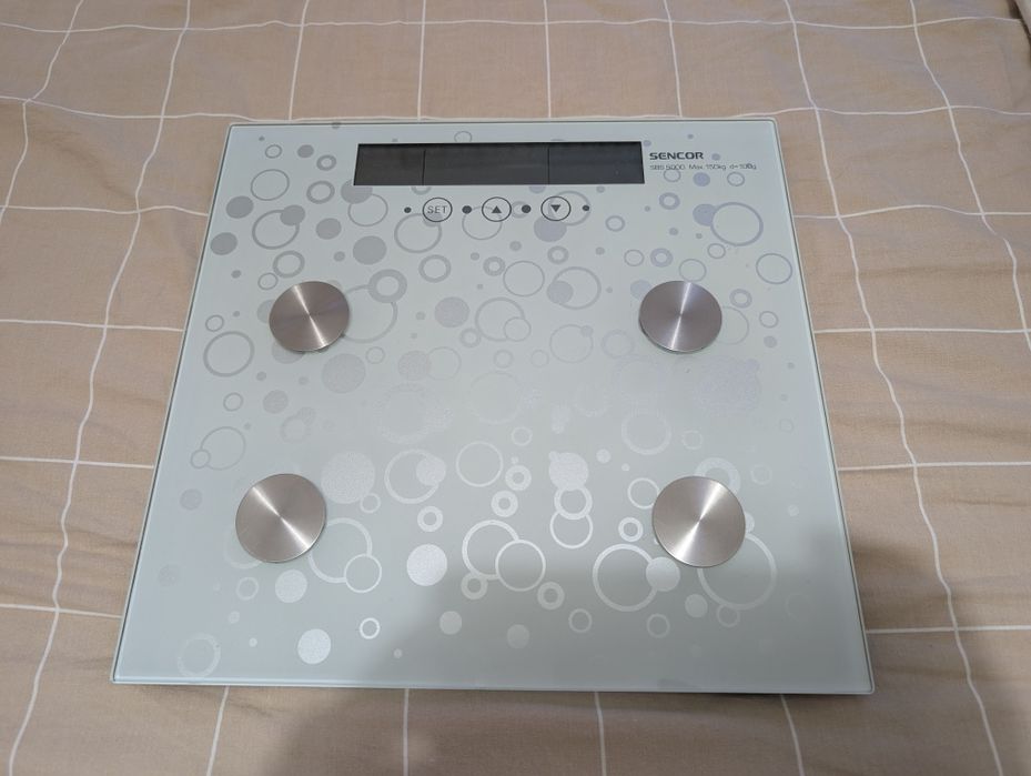 Waga łazienkowa z sensorami