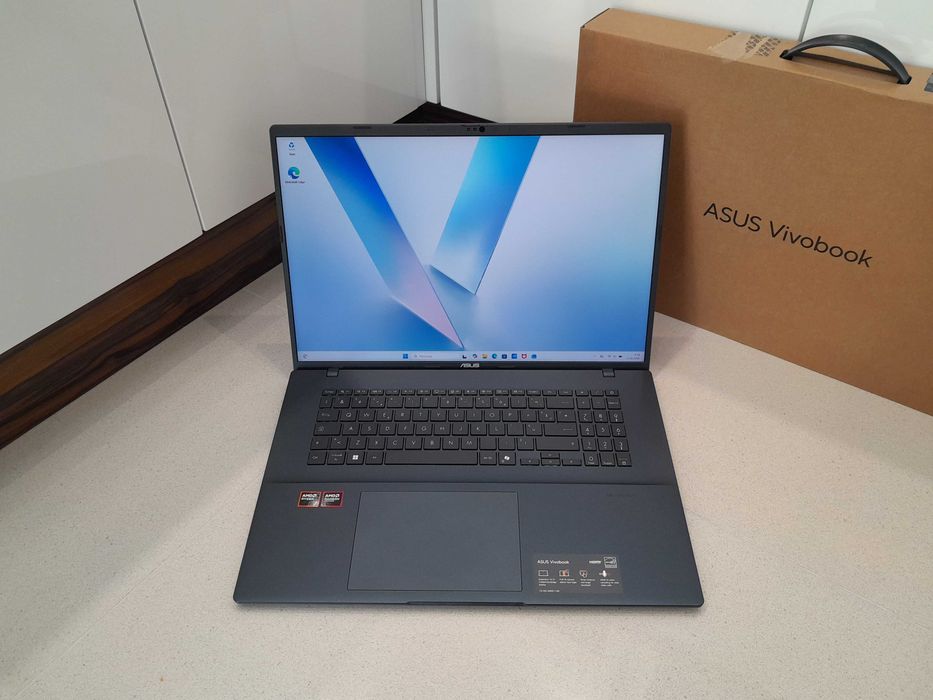 Asus 18.4" | Ryzen 7 260 | 32GB DDR5 | 1TB SSD | Radeon 780M | Laptop