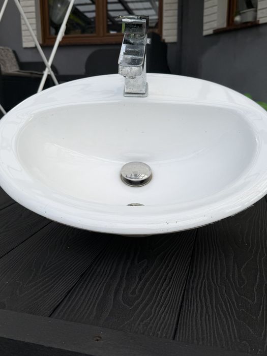 Umywalka ceramiczna wpuszczana w blat