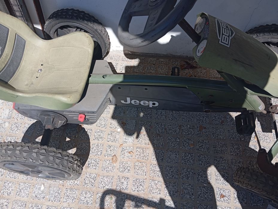 Karting de pedais jeep