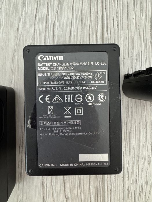 Зарядное устройство Canon LC-E6