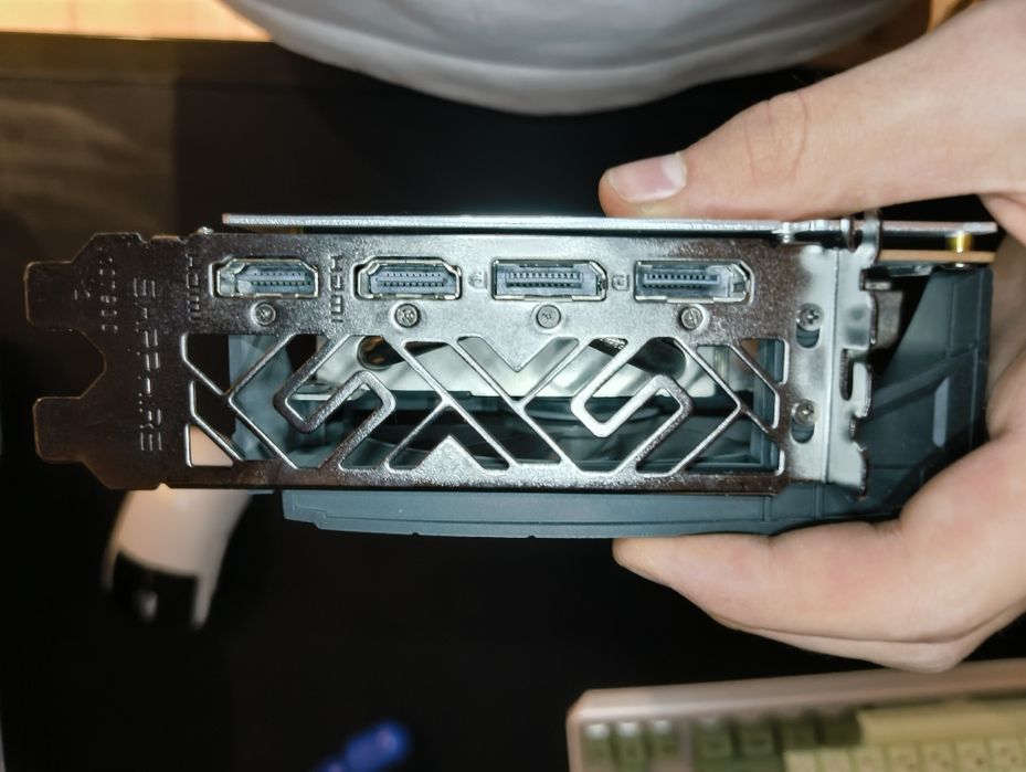 Rx 5700 xt saphire+ special edition