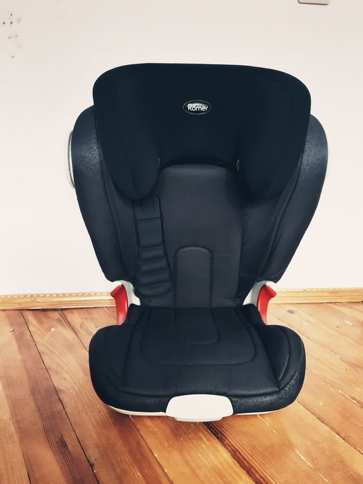 Britax Romer    ізофікс  15 36