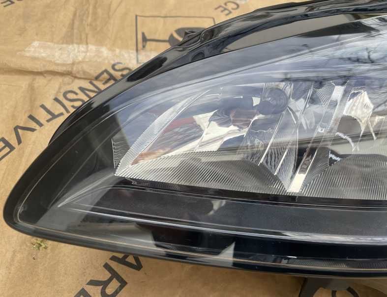 oticas frontais ESQ/DT opel corsa E (X15)