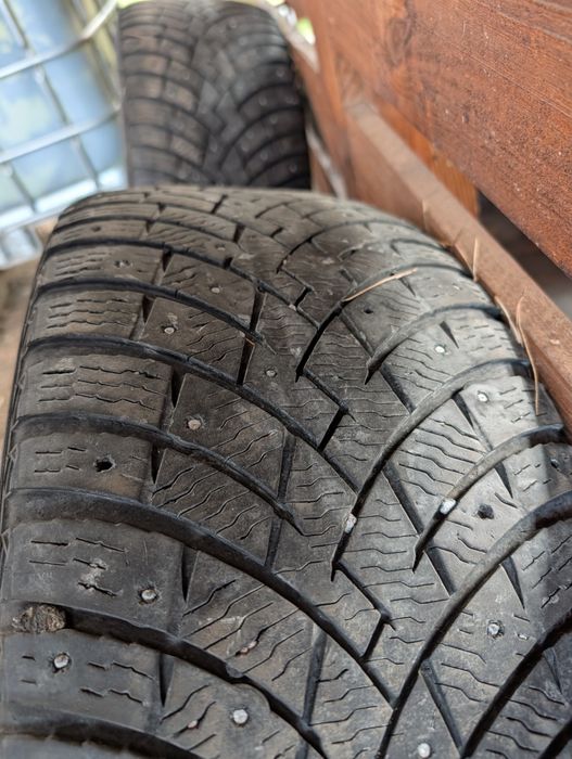 opony zimowe Pirelli Scorpion Ice Zero 2
Sprzedam komplet 4 opon zimow