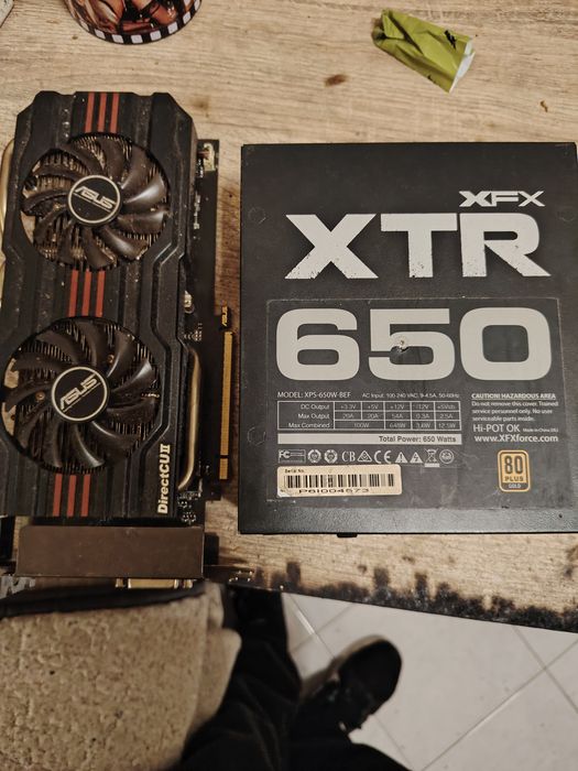Fonte e placa gráfica GTX 660