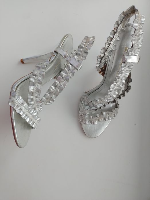 Босоніжки, босоножки