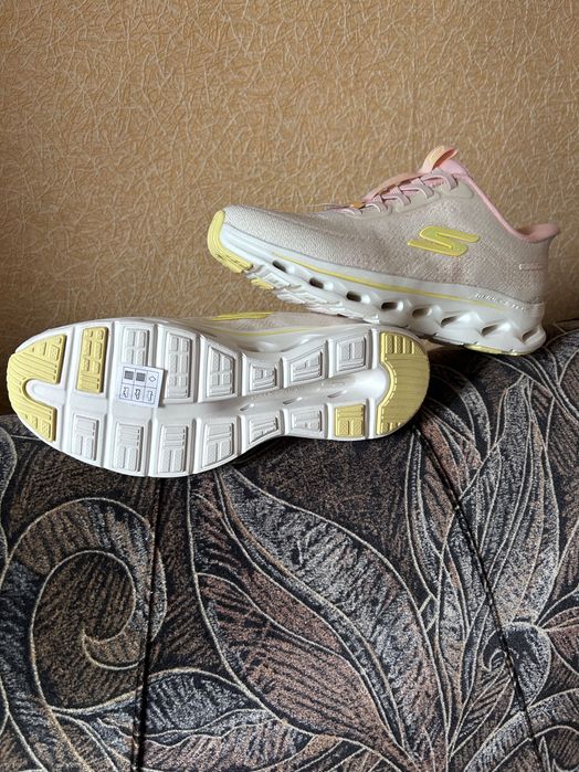 Продам жіночі кросівки Skechers original  розмір 38,  25см